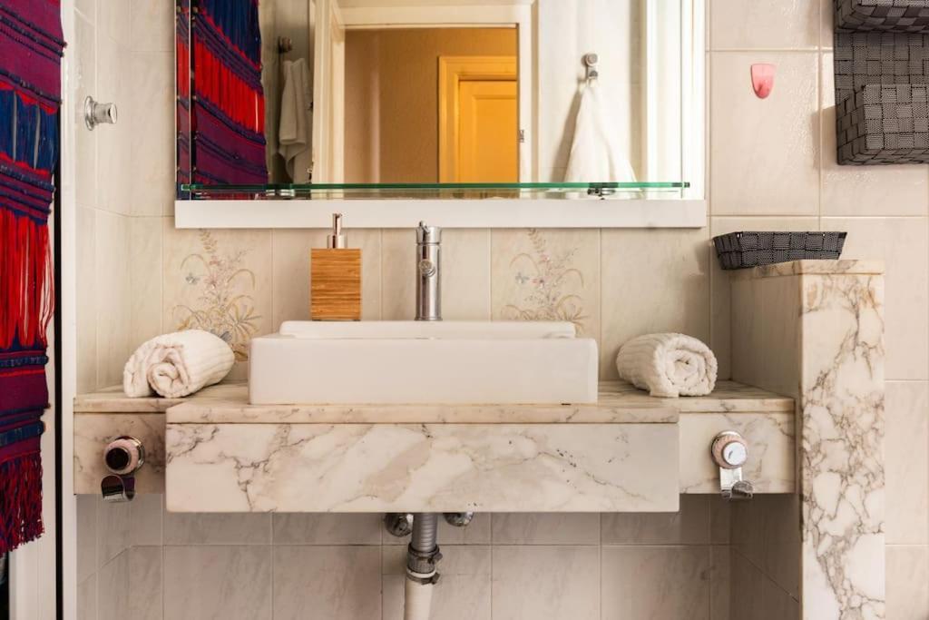 Apartmán Gaudi 51 Barcelona Exteriér fotografie